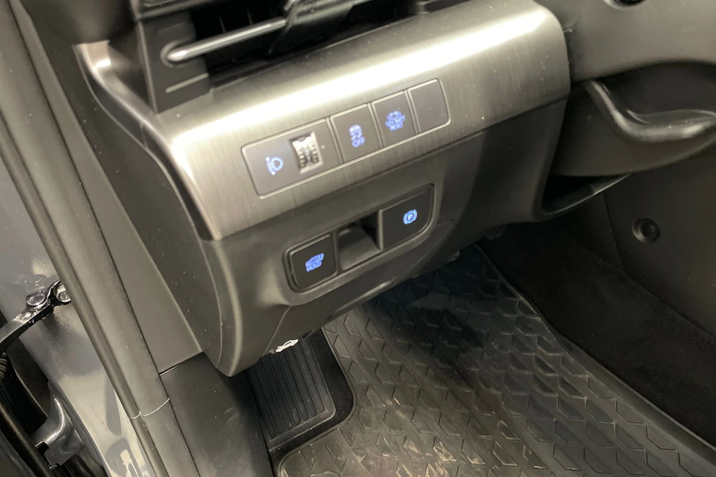 Harmaa Hyundai KONA Hybrid 2025 kuva 17.