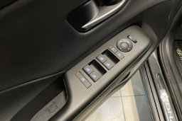 Harmaa Hyundai KONA Hybrid 2025 kuva 18.