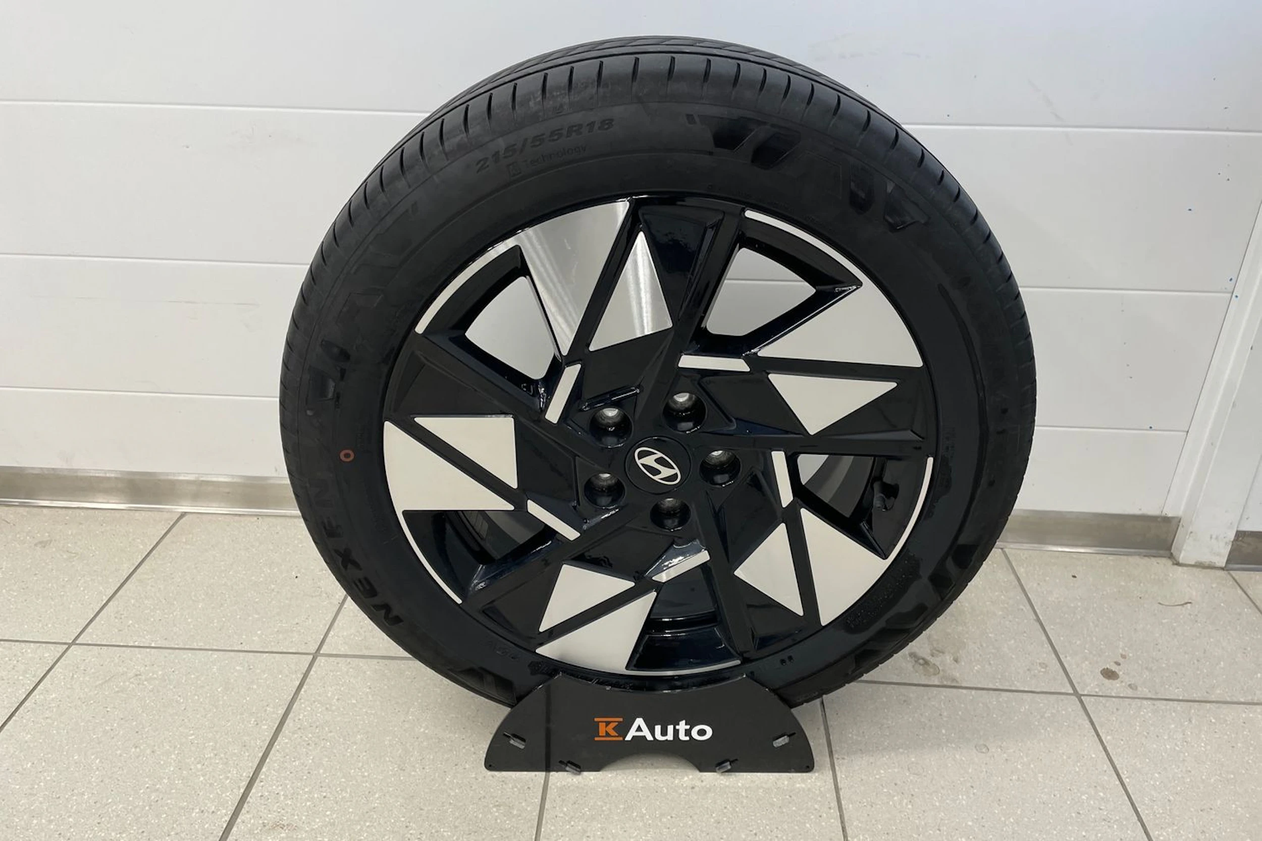 Harmaa Hyundai KONA Hybrid 2025 kuva 21.