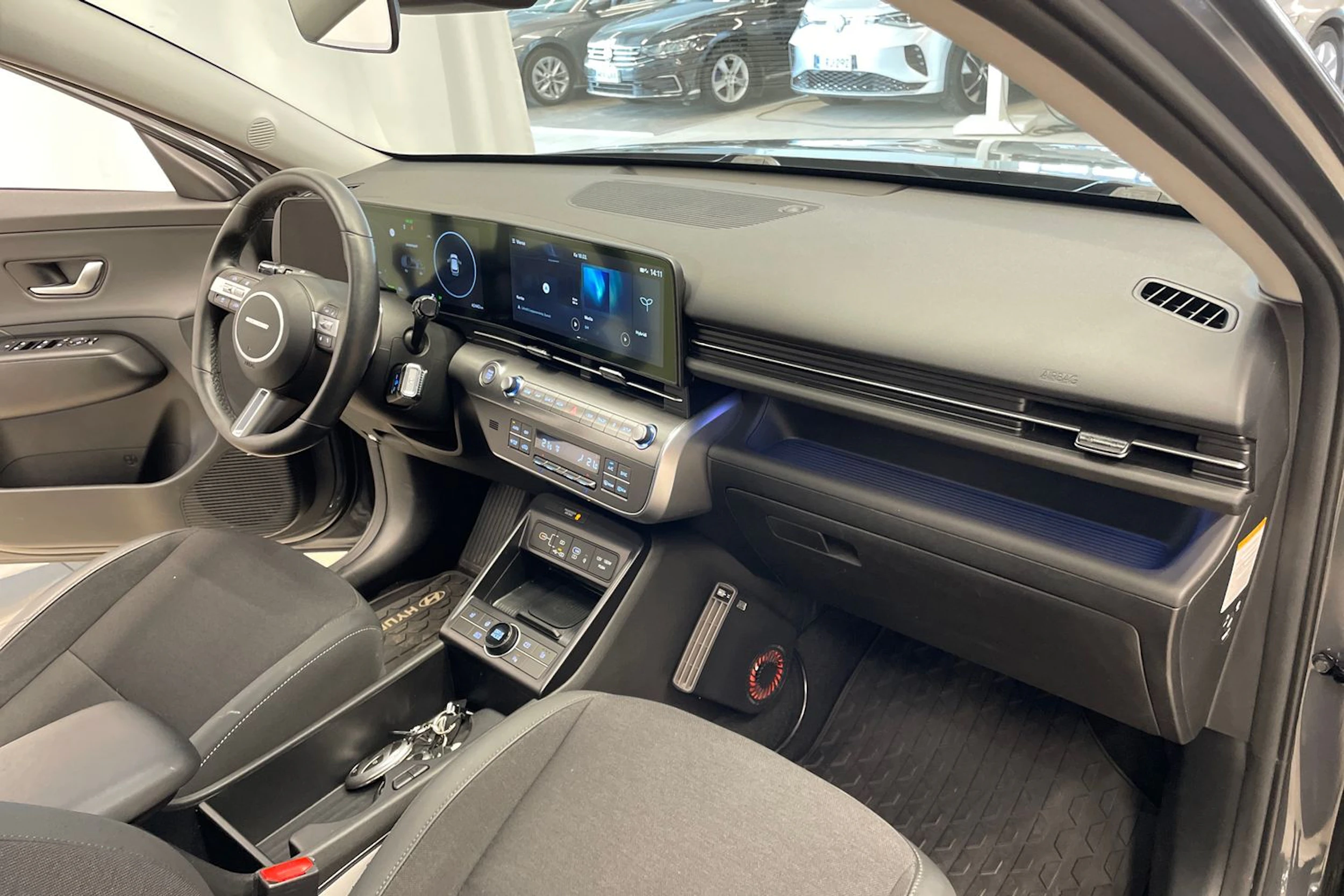 Harmaa Hyundai KONA Hybrid 2025 kuva 23.