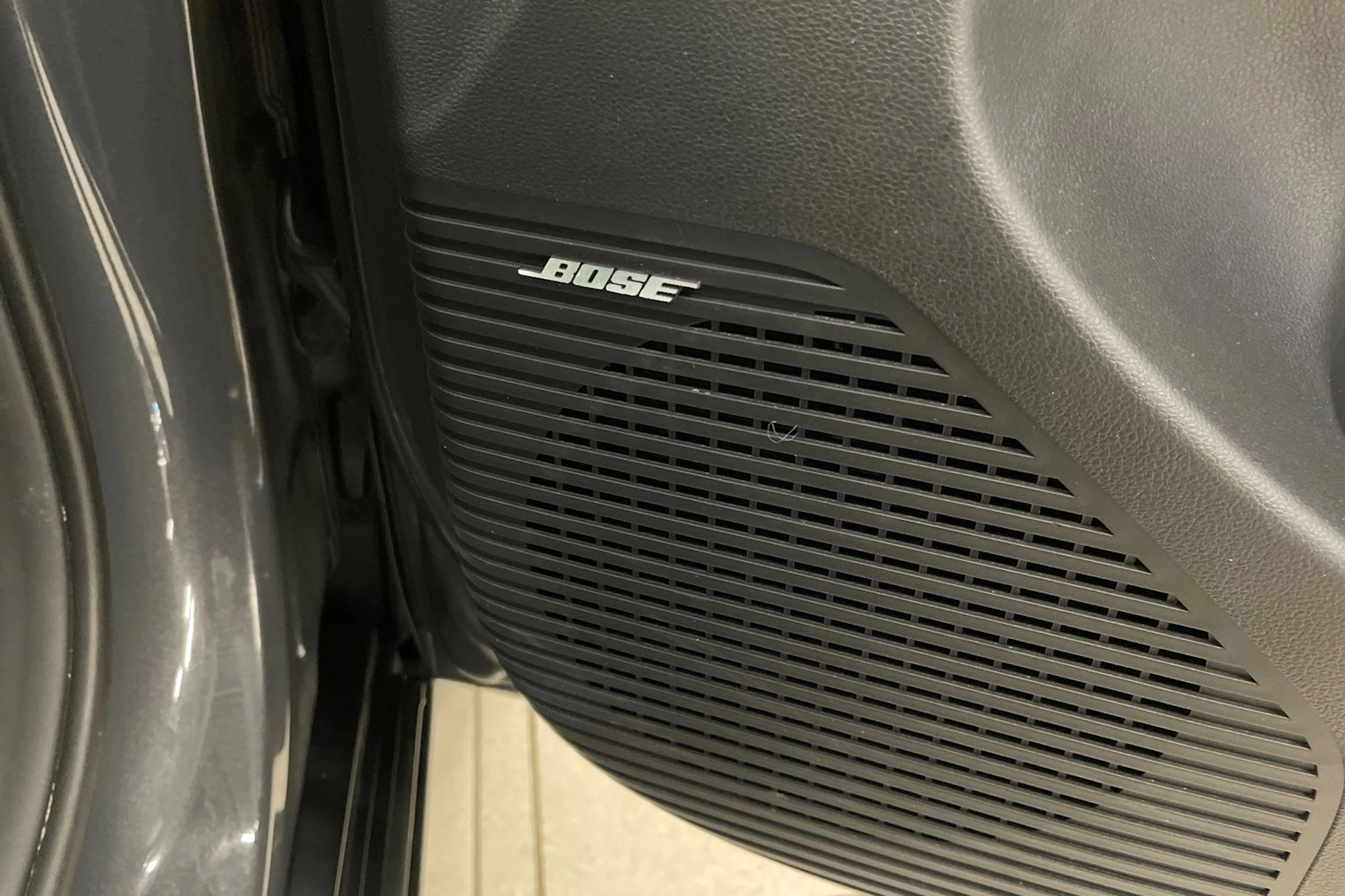 Harmaa Hyundai KONA Hybrid 2025 kuva 28.