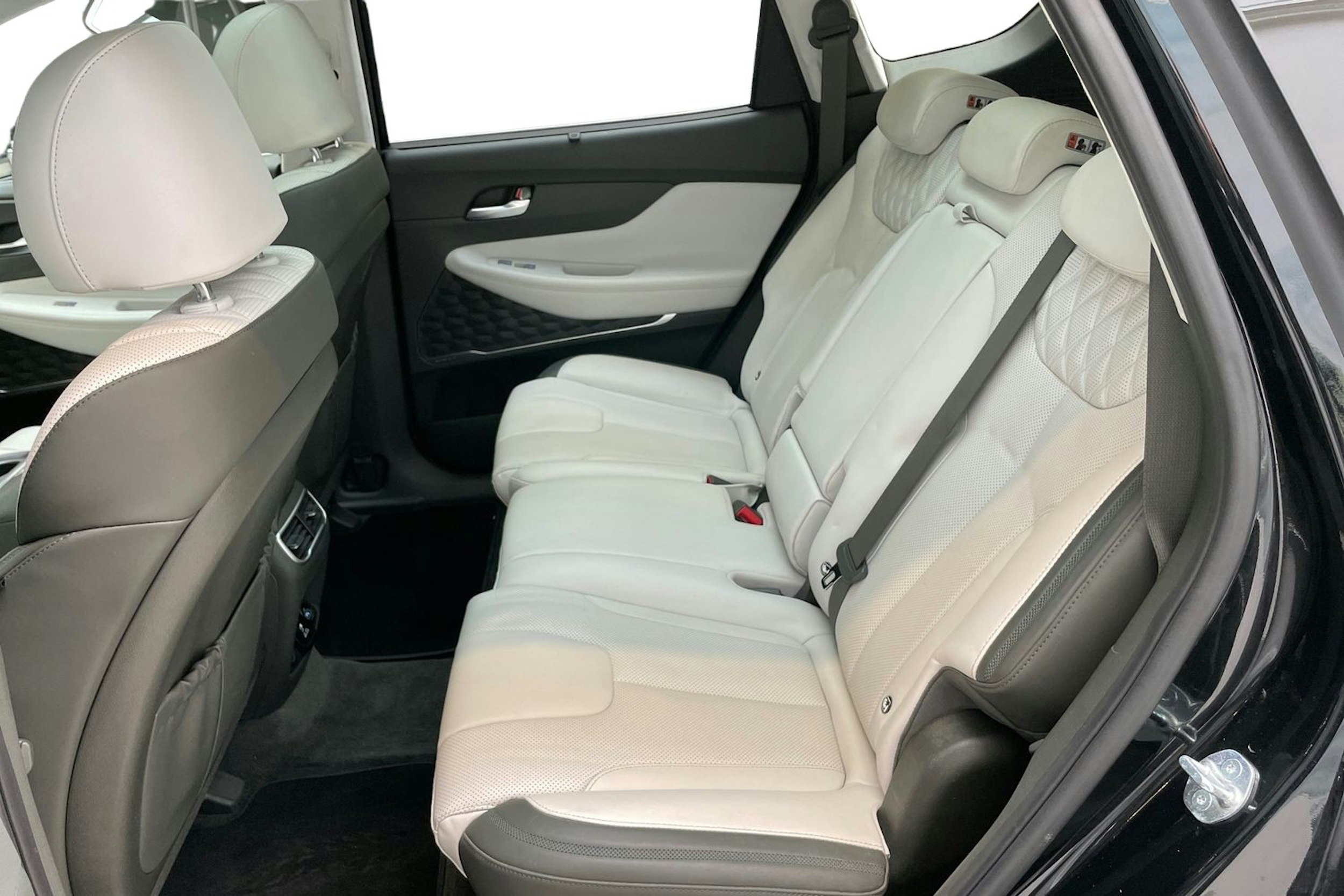 musta Hyundai Santa Fe 2023 kuva 8.