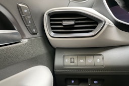 musta Hyundai Santa Fe 2023 kuva 14.