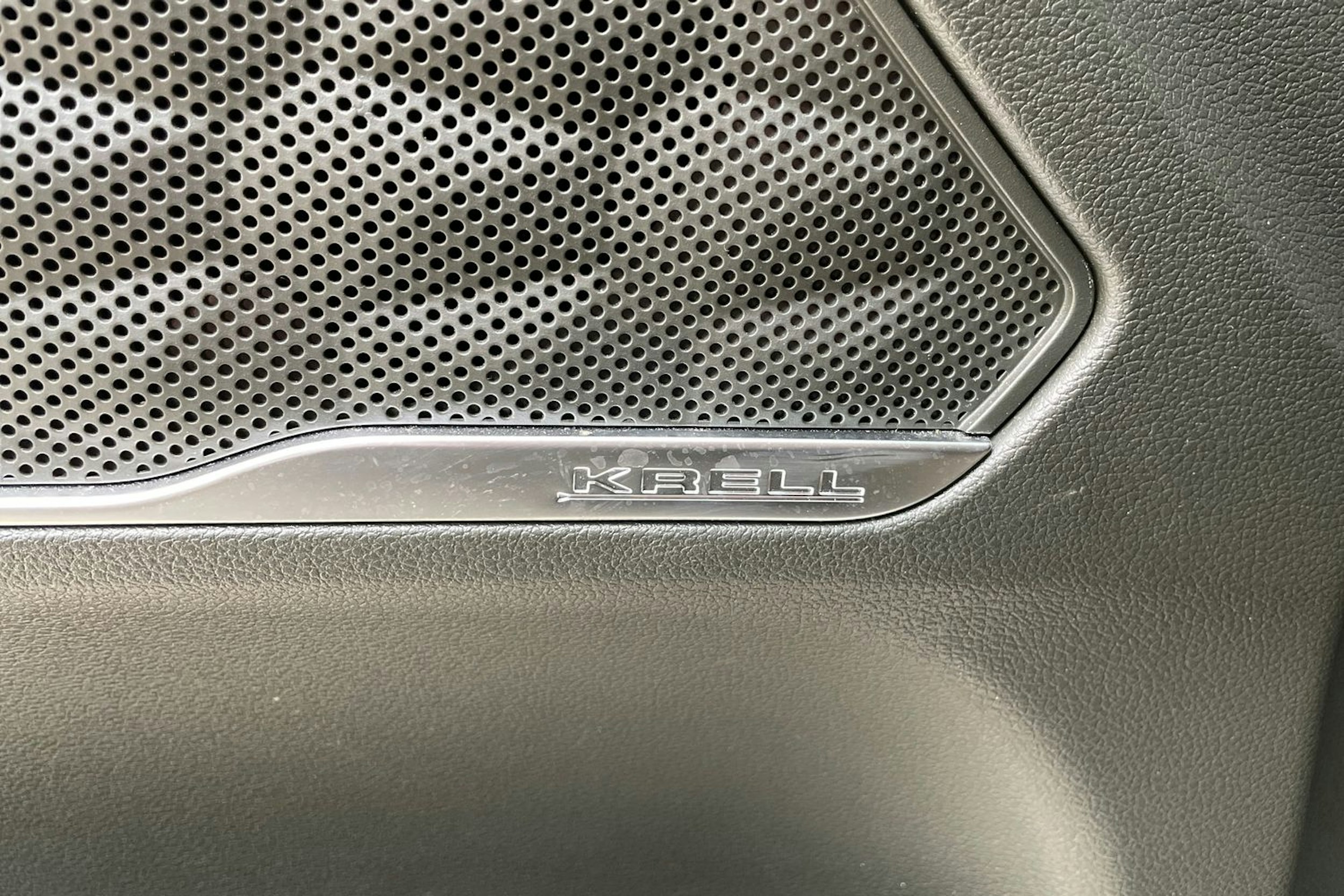 musta Hyundai Santa Fe 2023 kuva 16.