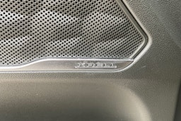 musta Hyundai Santa Fe 2023 kuva 16.