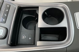musta Hyundai Santa Fe 2023 kuva 22.