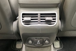 musta Hyundai Santa Fe 2023 kuva 26.
