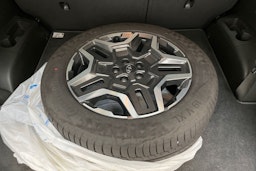 musta Hyundai Santa Fe 2023 kuva 28.