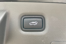 musta Hyundai Santa Fe 2023 kuva 32.