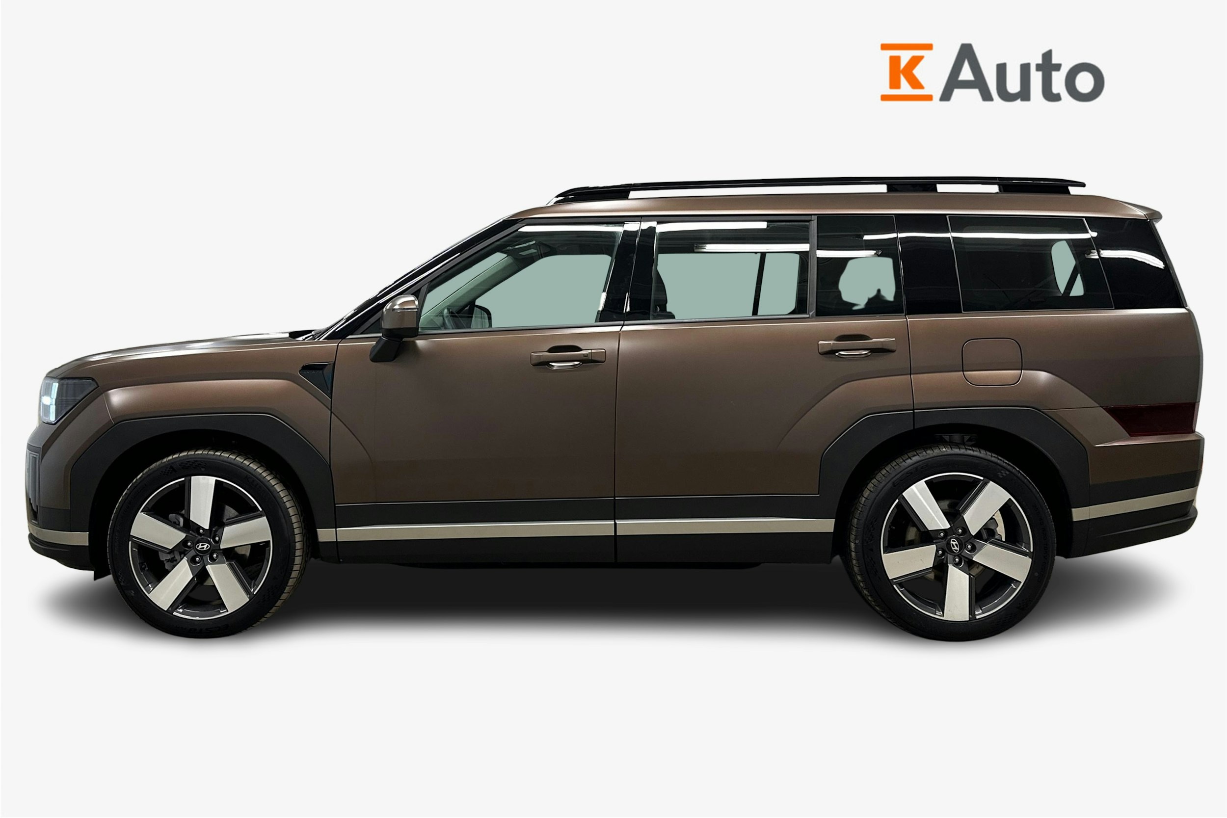 ruskea Hyundai Santa Fe 2025 kuva 6.