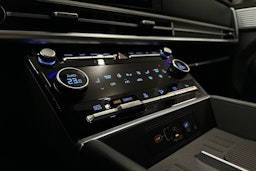 ruskea Hyundai Santa Fe 2025 kuva 23.