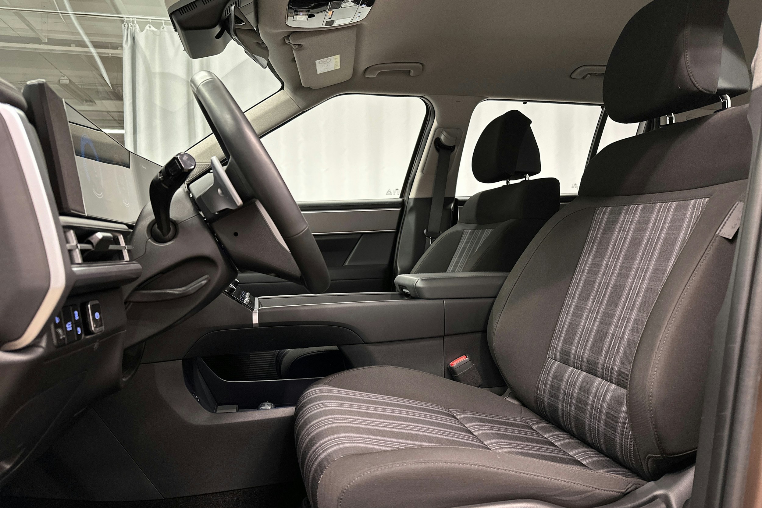 ruskea Hyundai Santa Fe 2025 kuva 24.