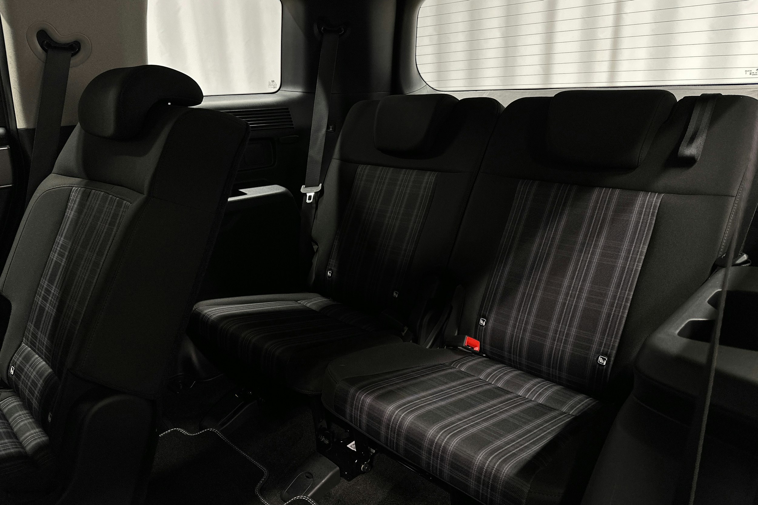 ruskea Hyundai Santa Fe 2025 kuva 25.