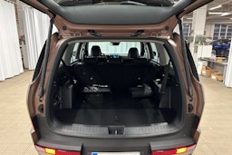 ruskea Hyundai Santa Fe 2025 kuva 26.