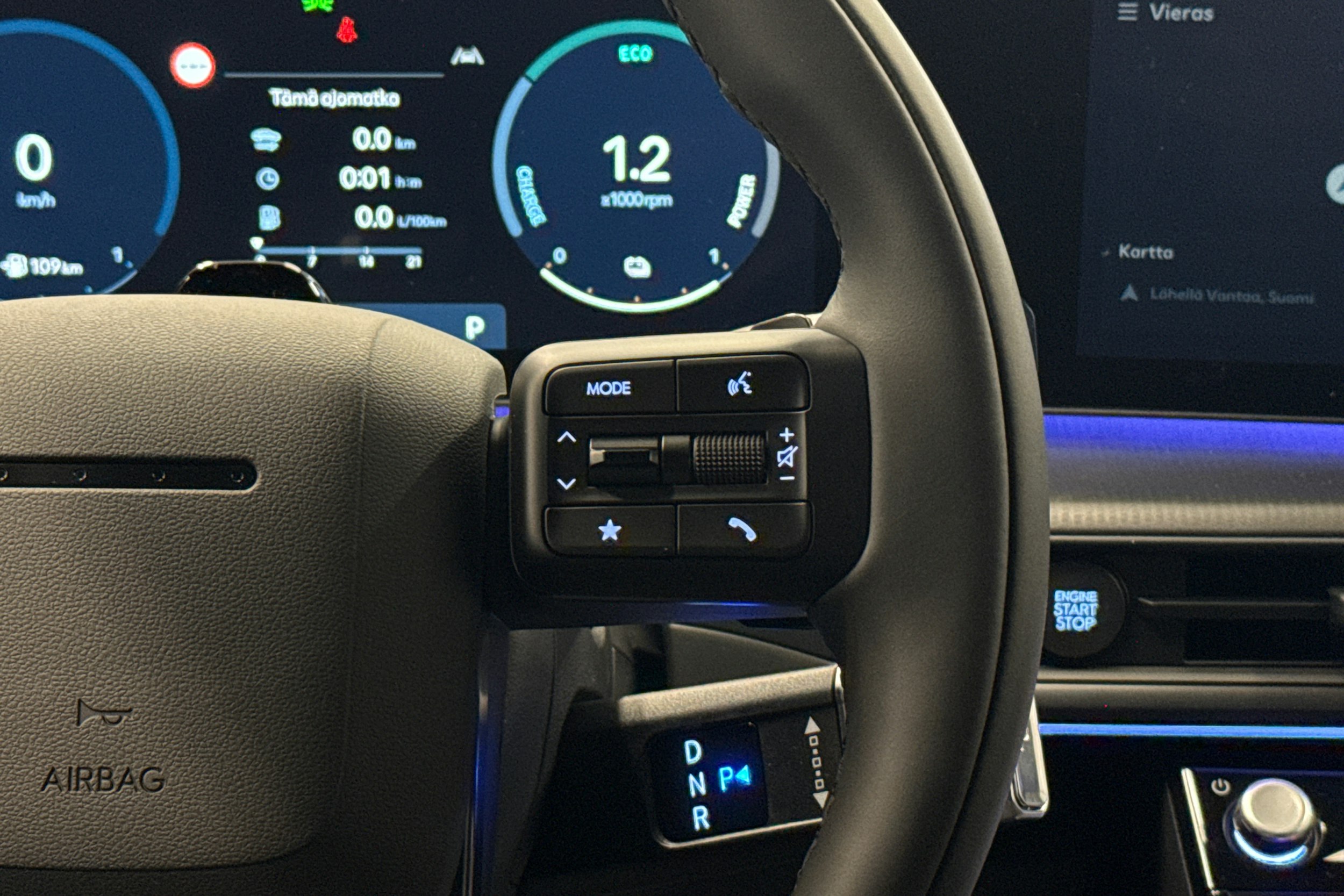 harmaa Hyundai Santa Fe 2025 kuva 11.