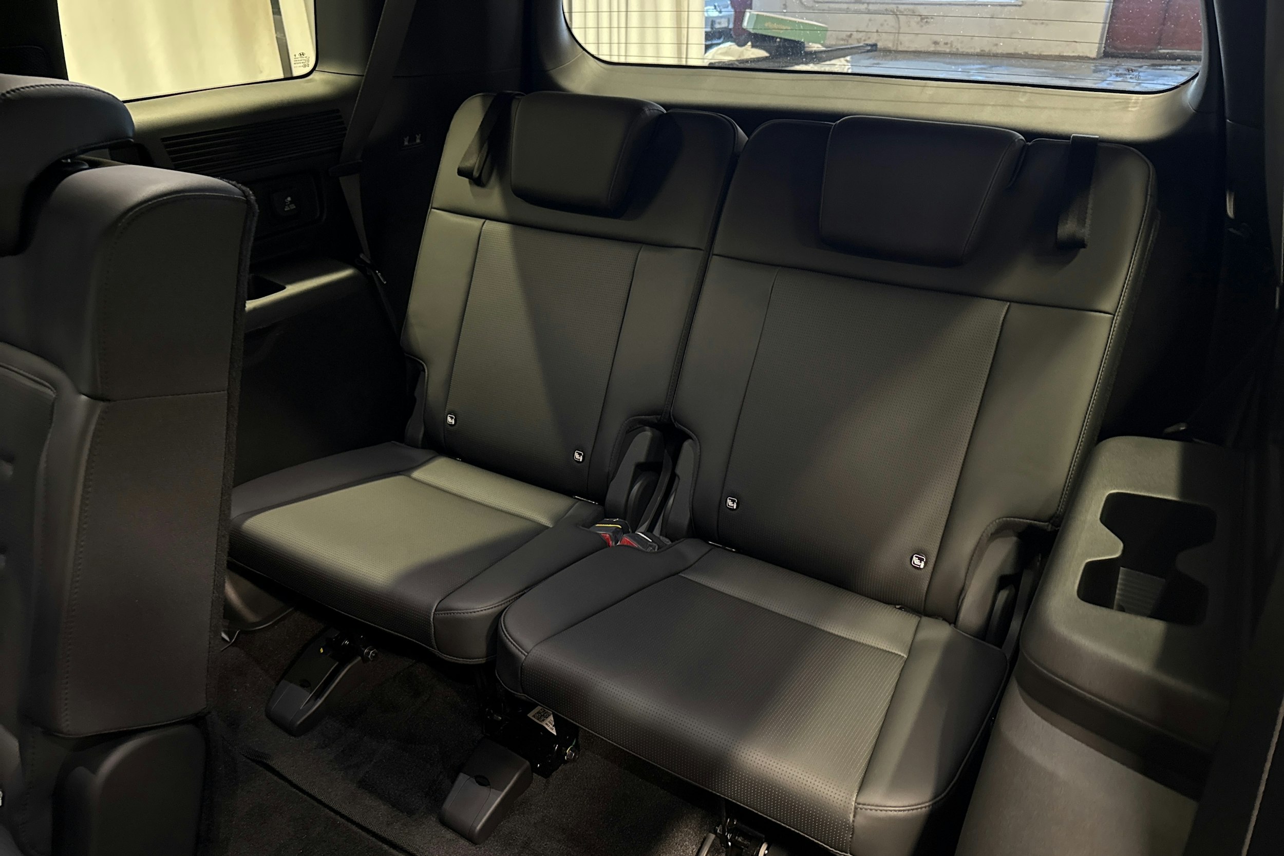 harmaa Hyundai Santa Fe 2025 kuva 28.