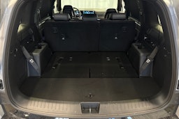 harmaa Hyundai Santa Fe 2025 kuva 32.