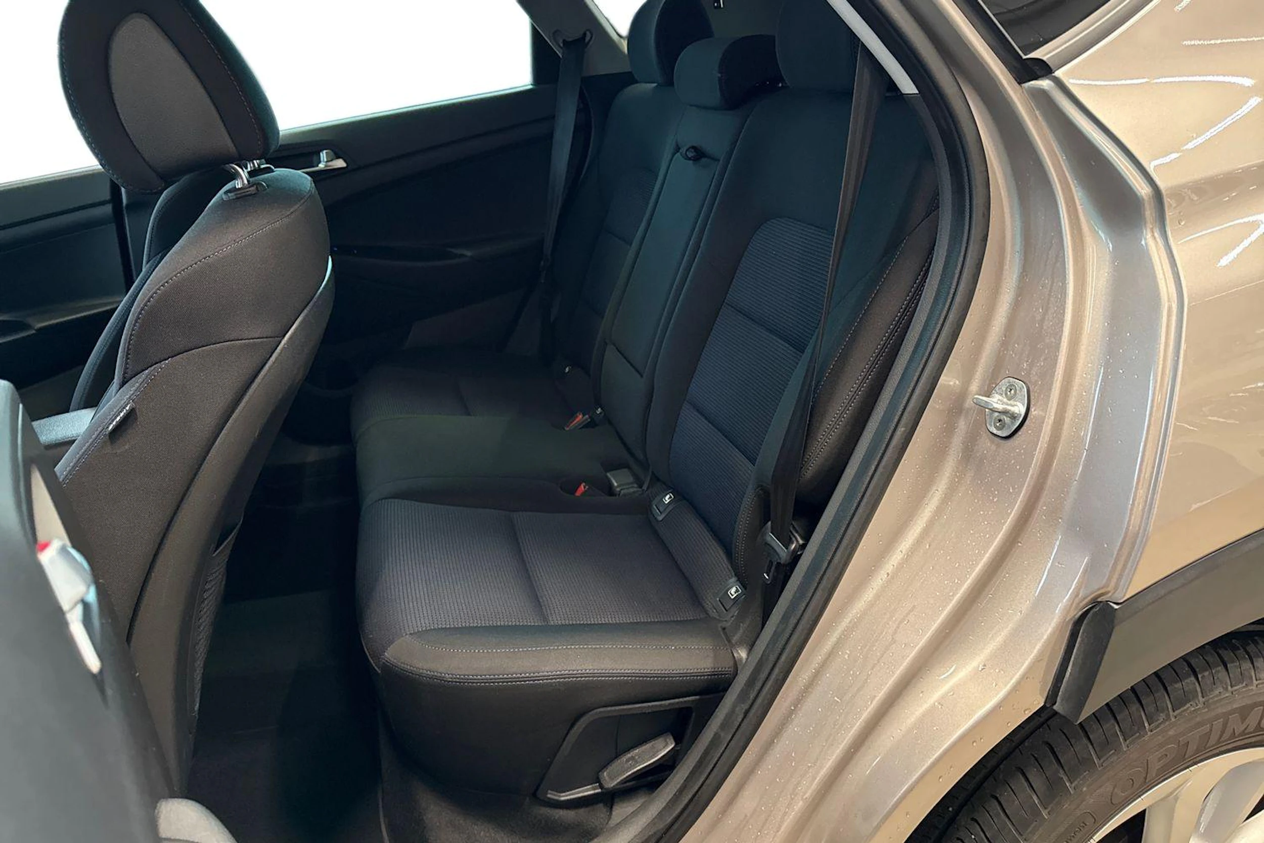 ruskea (beige) Hyundai Tucson 2016 kuva 8.