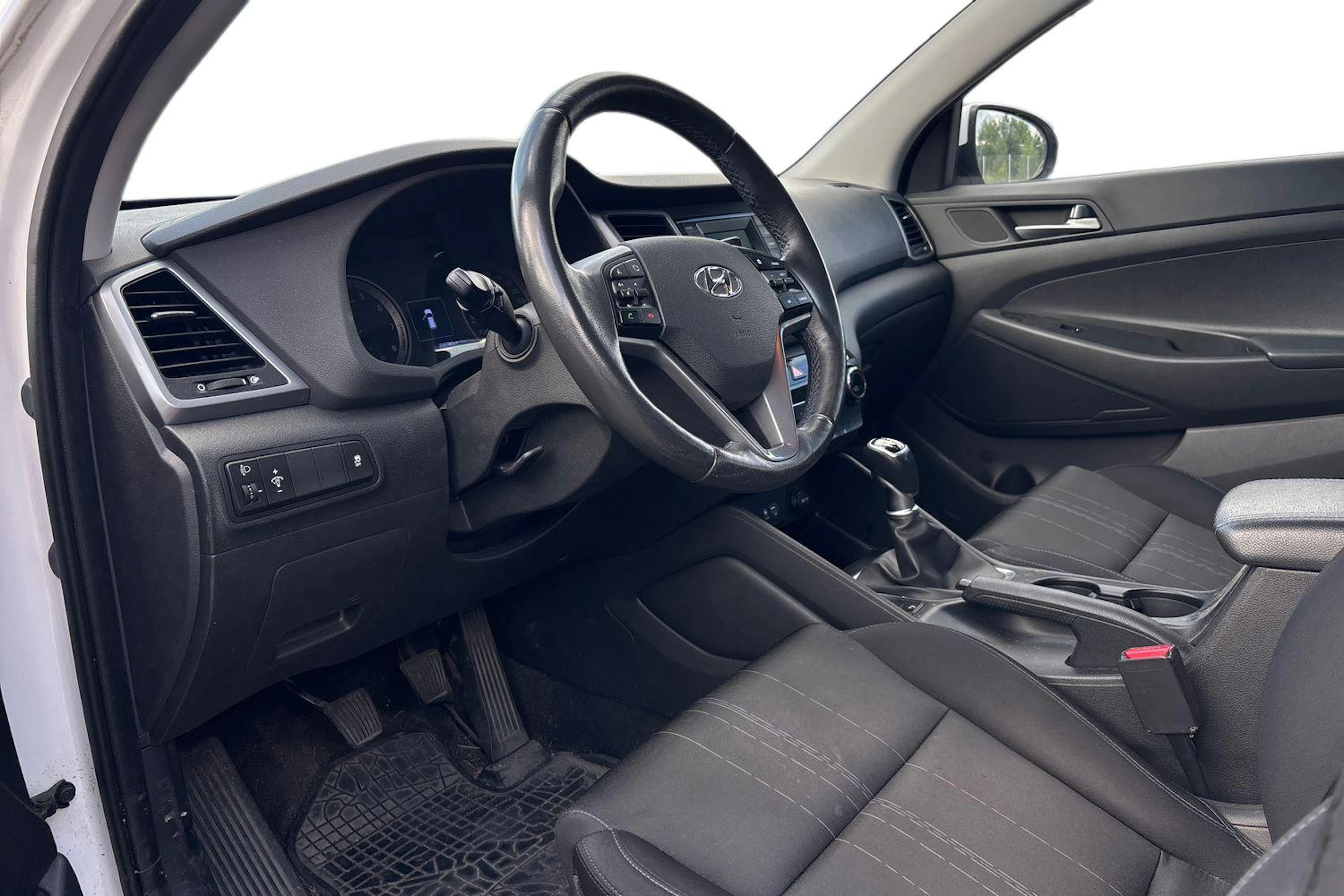valkoinen Hyundai Tucson 2016 kuva 3.