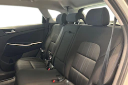 valkoinen Hyundai Tucson 2016 kuva 8.