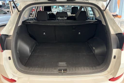 valkoinen Hyundai Tucson 2016 kuva 14.