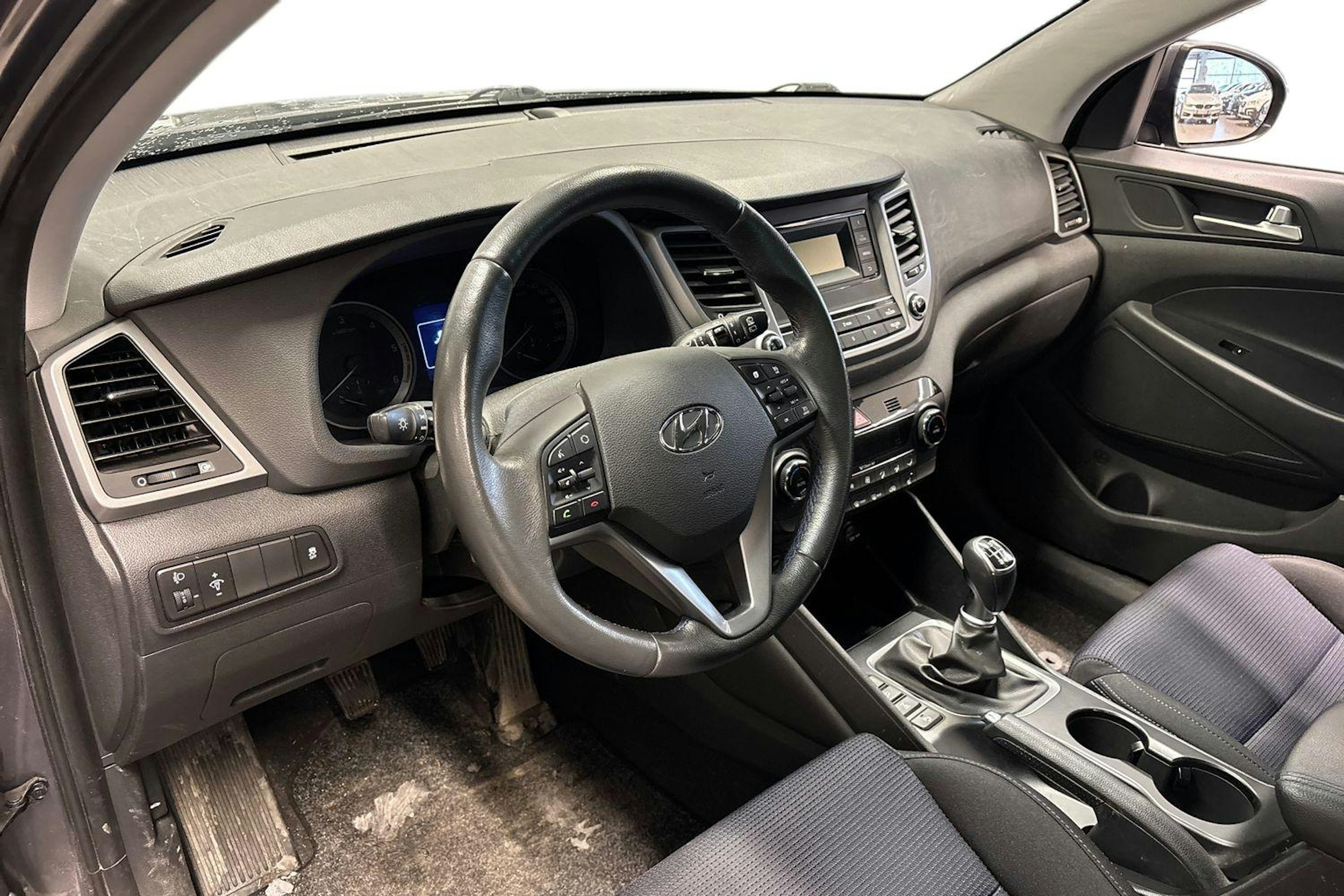 harmaa Hyundai Tucson 2017 kuva 3.