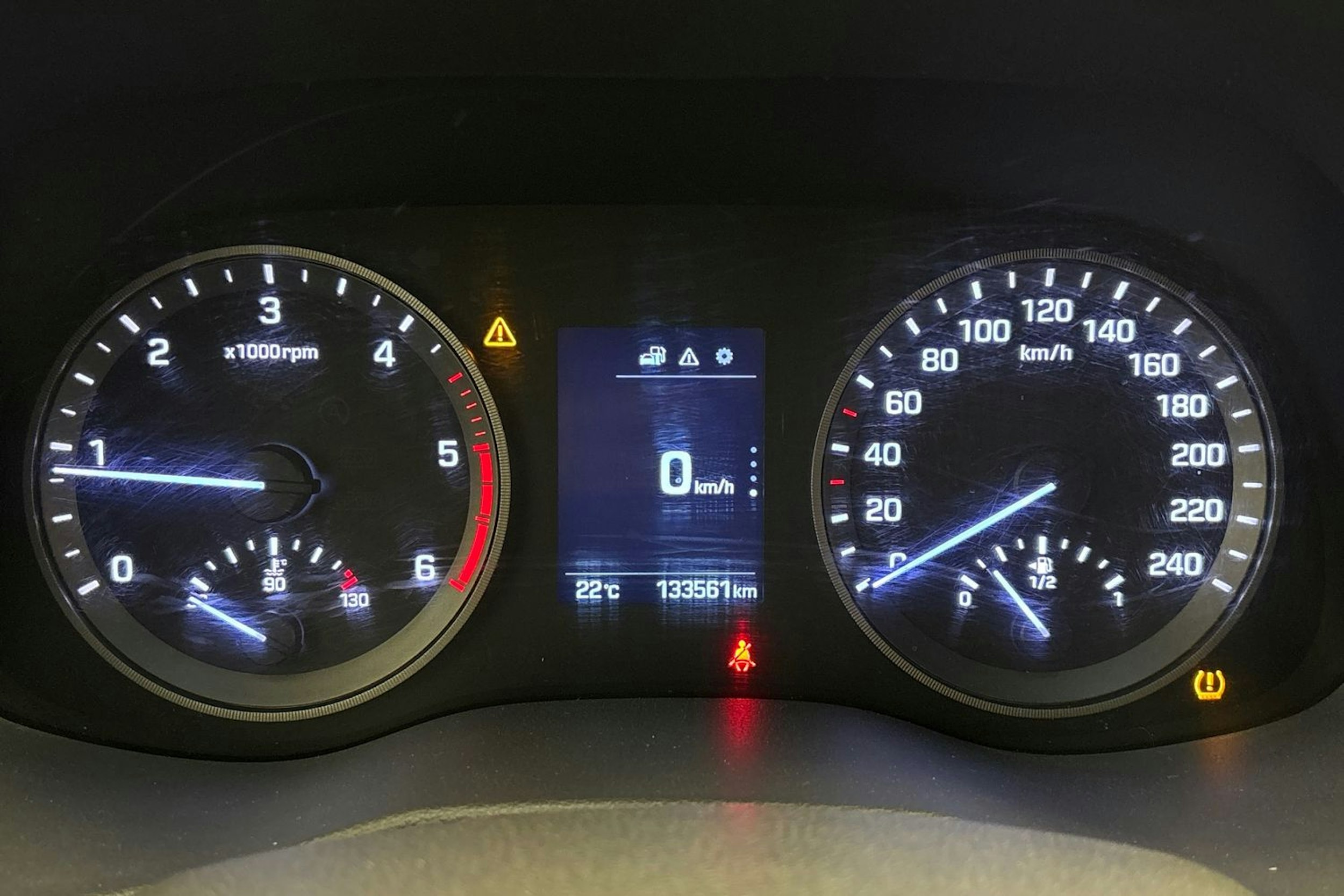 harmaa Hyundai Tucson 2017 kuva 18.