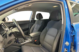 sininen Hyundai Tucson 2018 kuva 6.