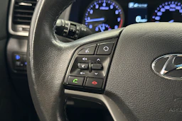 sininen Hyundai Tucson 2018 kuva 13.