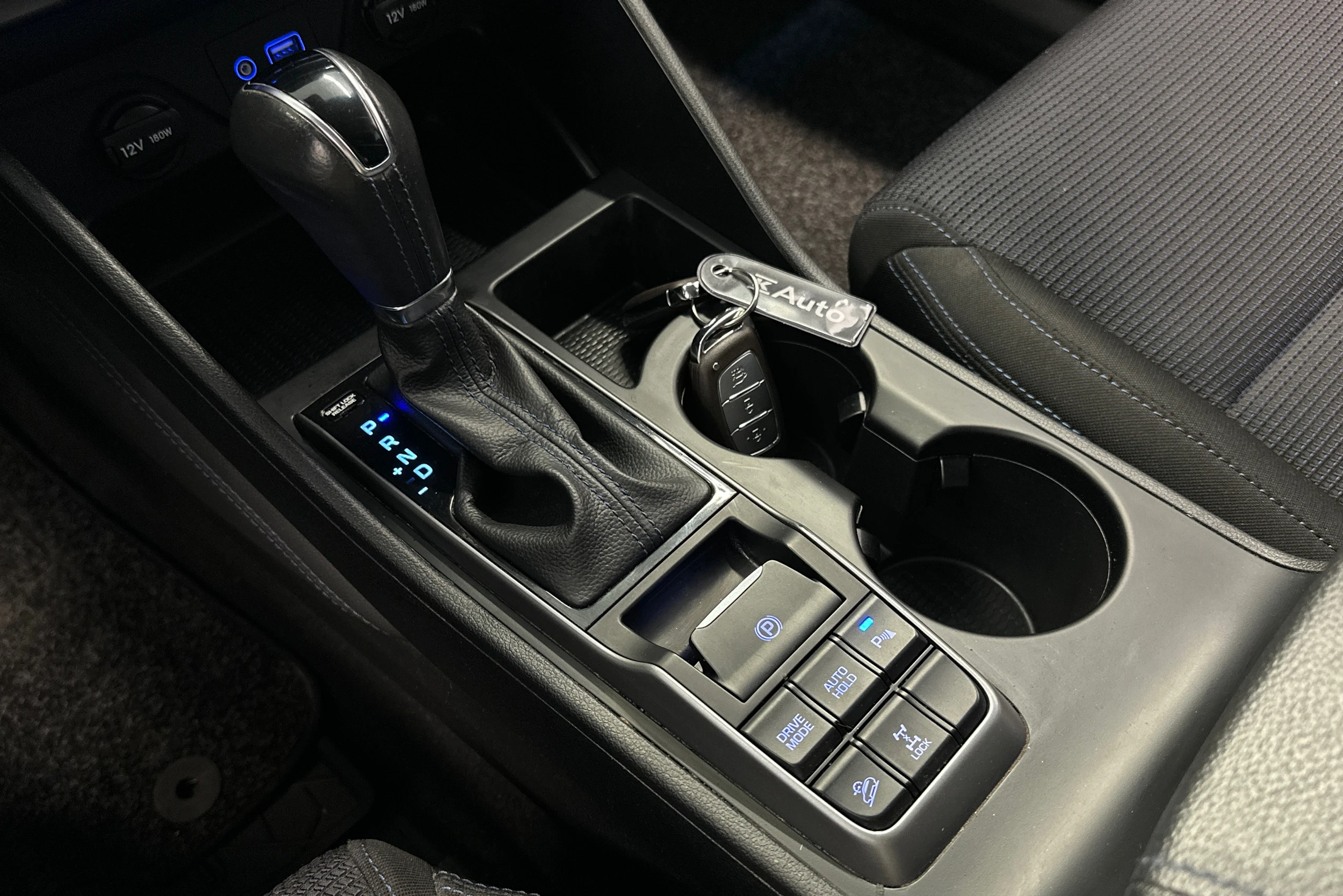 sininen Hyundai Tucson 2018 kuva 16.