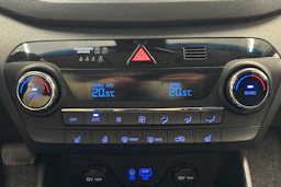 sininen Hyundai Tucson 2018 kuva 17.