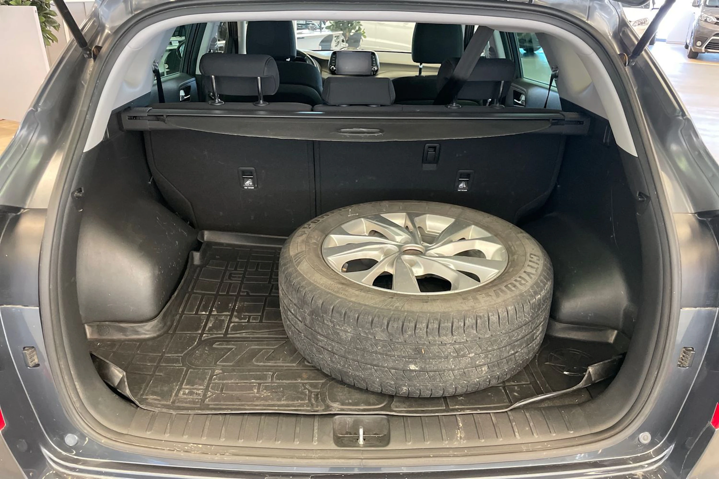 harmaa Hyundai Tucson 2019 kuva 11.