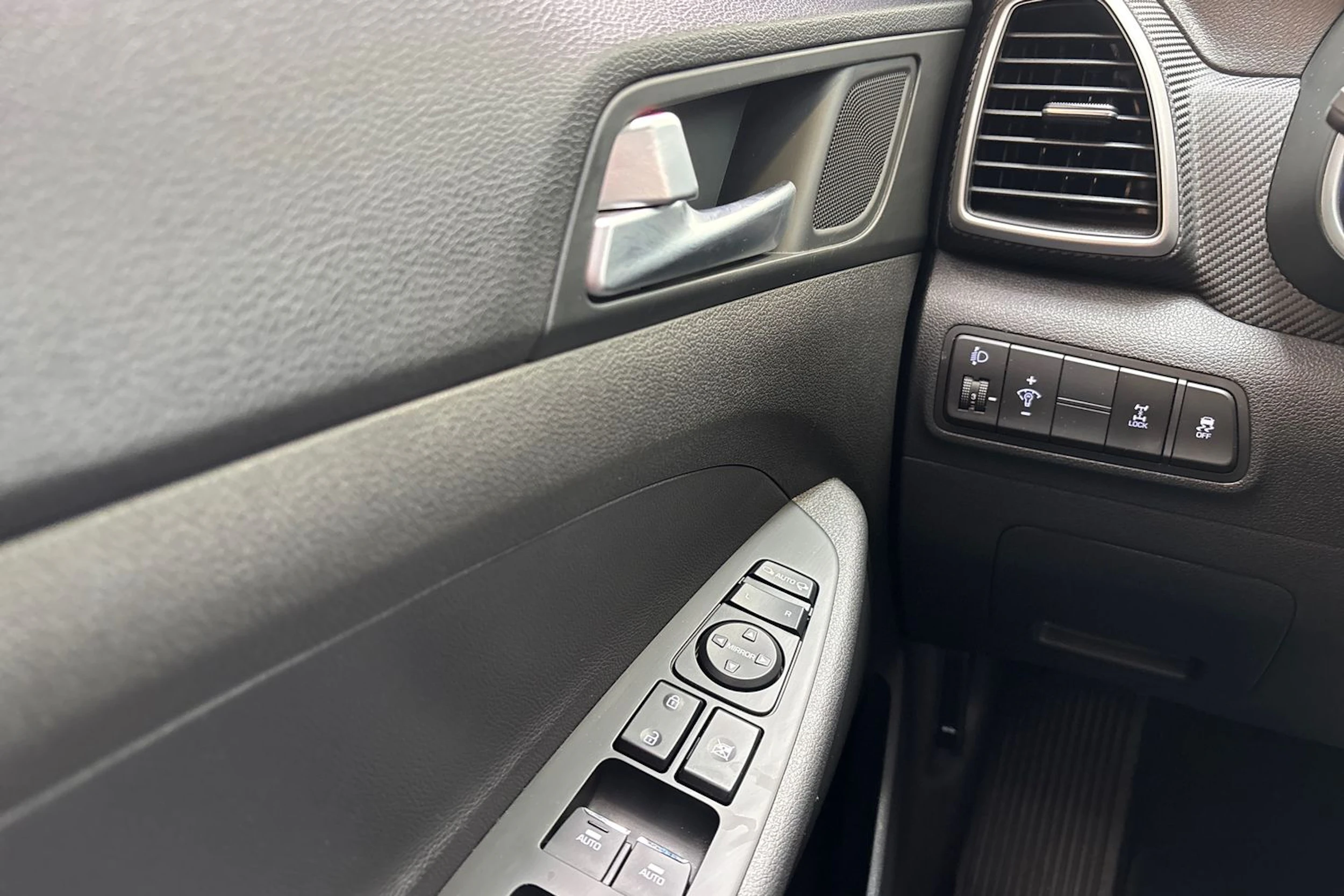 ruskea (beige) Hyundai Tucson 2019 kuva 17.