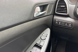 ruskea (beige) Hyundai Tucson 2019 kuva 17.