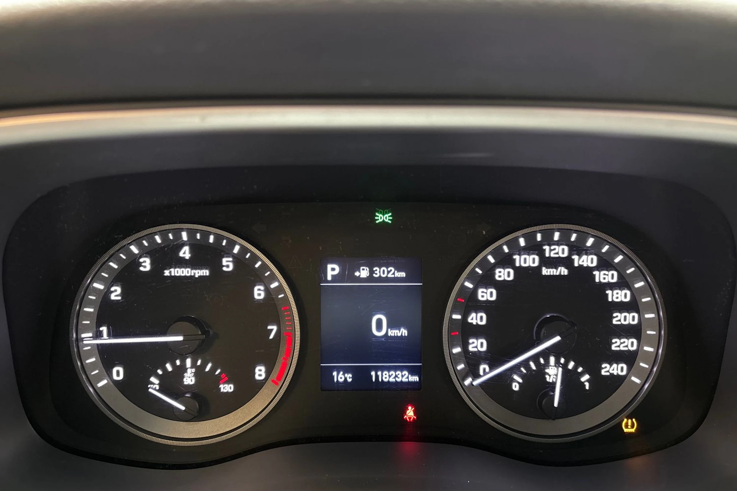 ruskea (beige) Hyundai Tucson 2019 kuva 19.