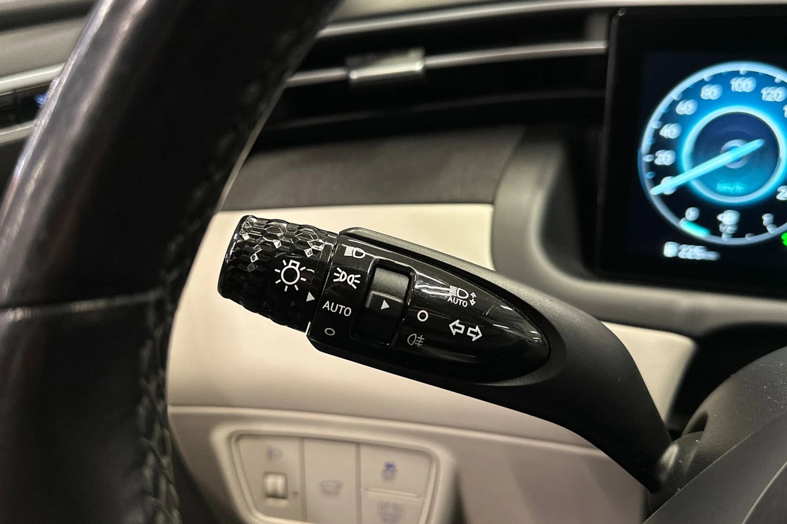 ruskea (beige) Hyundai Tucson 2021 kuva 28.