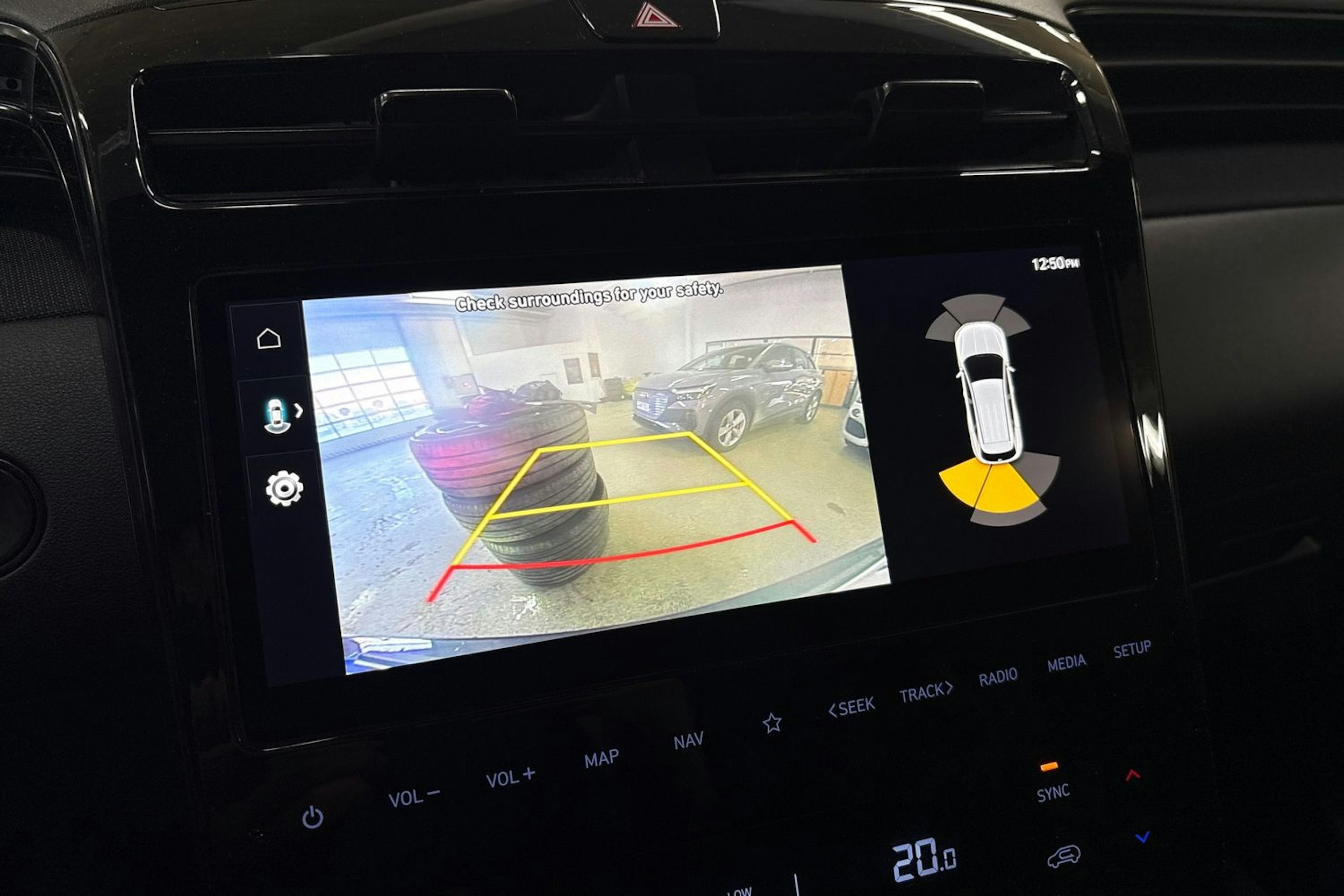 Harmaa Hyundai Tucson 2021 kuva 18.