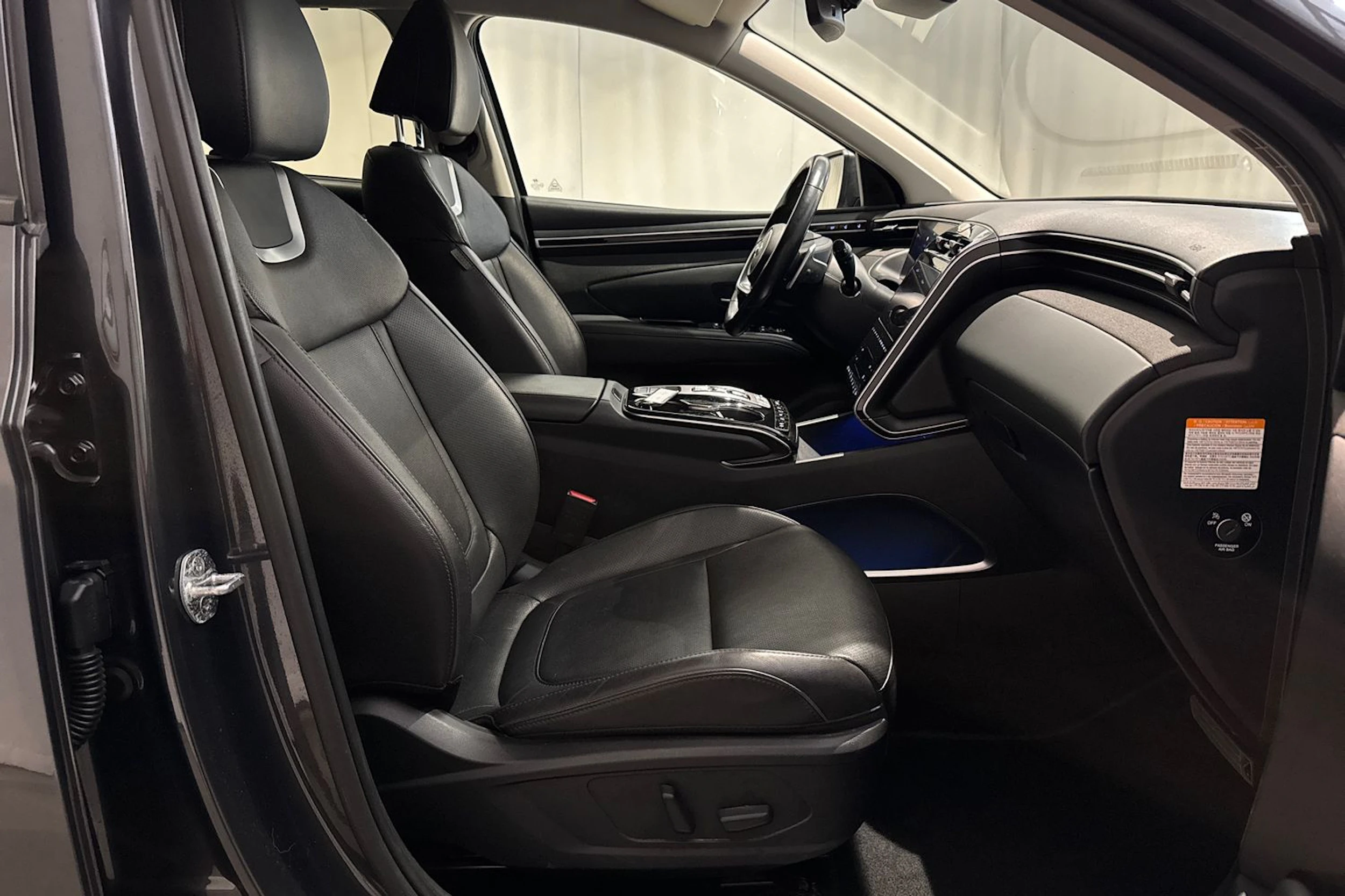 harmaa Hyundai Tucson 2022 kuva 18.
