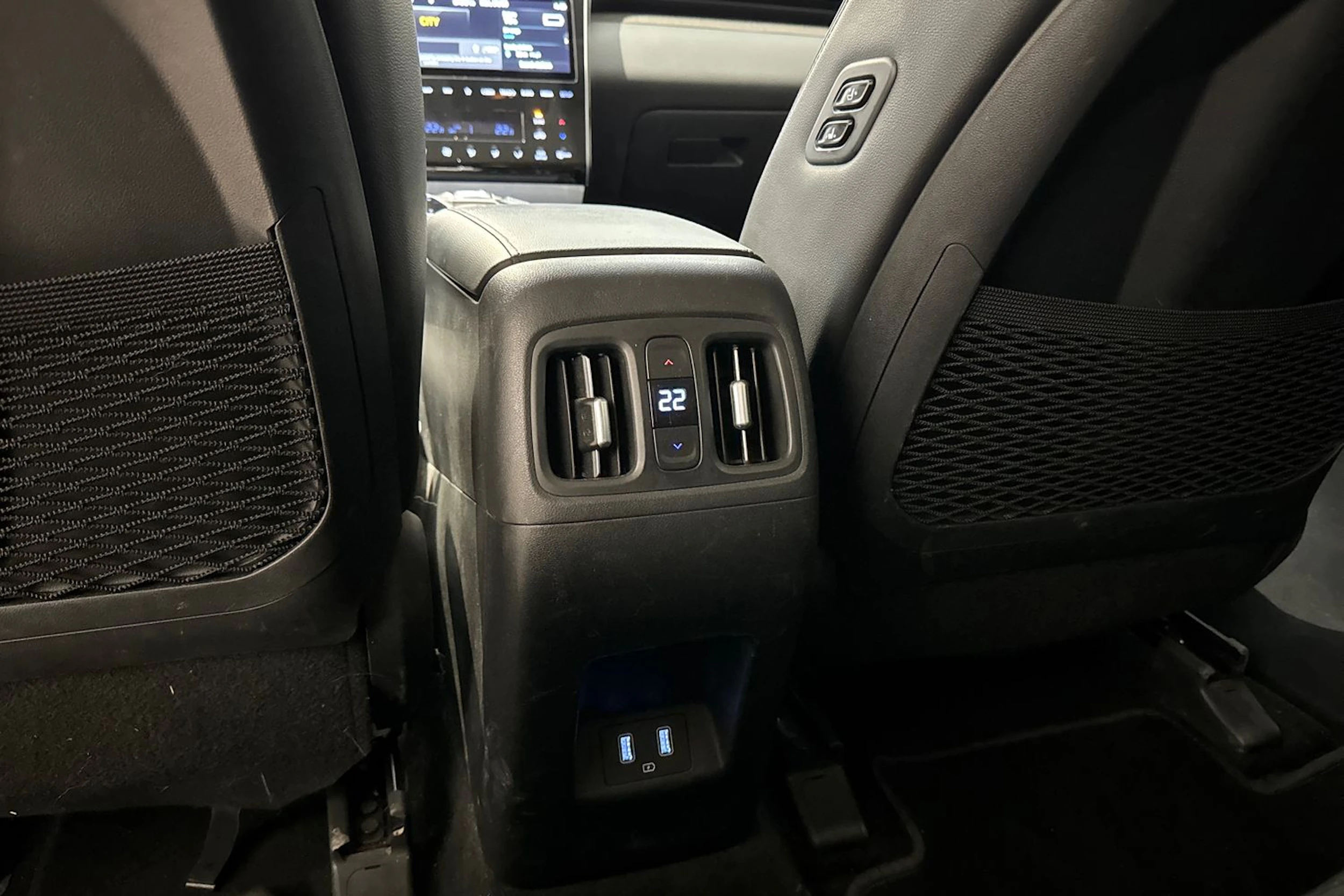 harmaa Hyundai Tucson 2022 kuva 19.