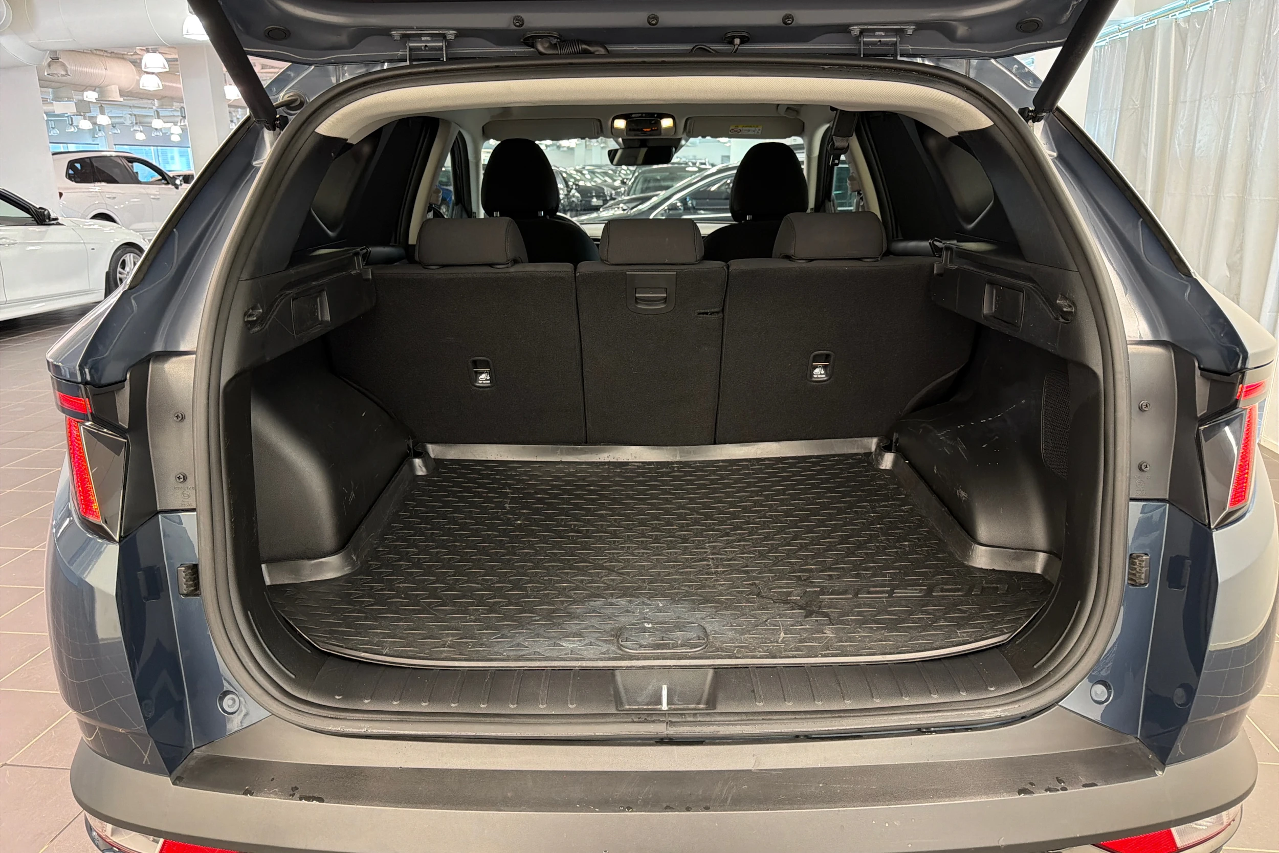 sininen Hyundai Tucson 2021 kuva 11.