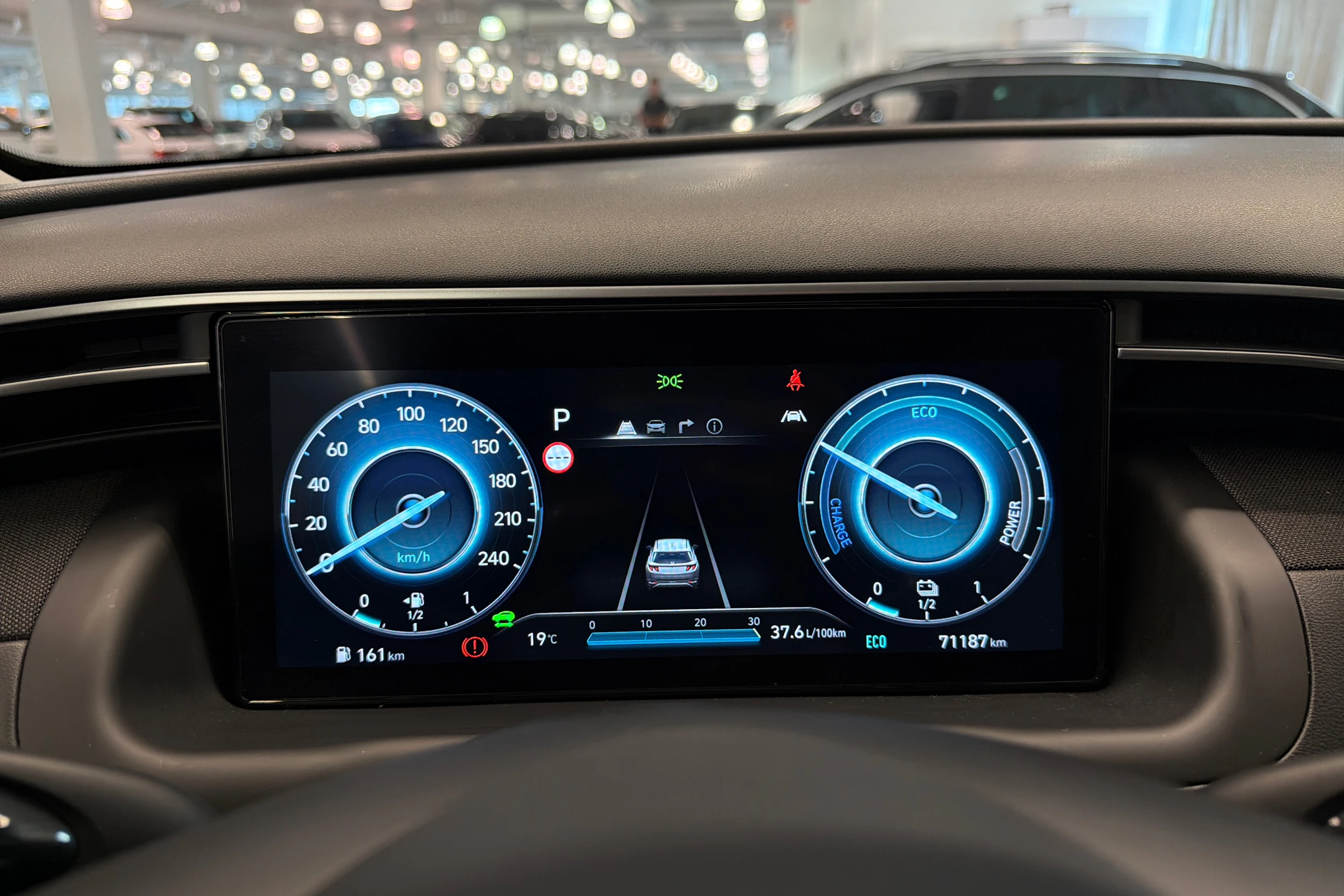 sininen Hyundai Tucson 2021 kuva 18.