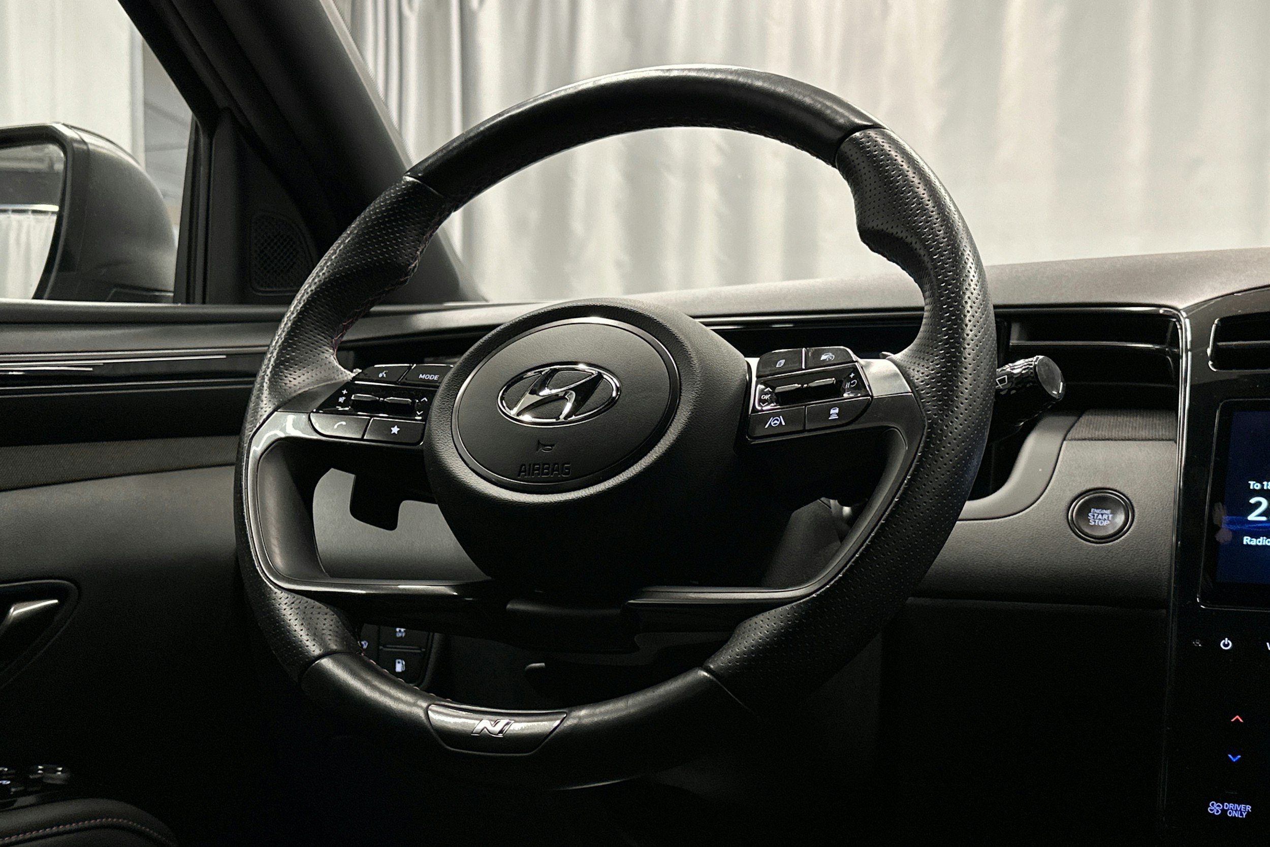 harmaa Hyundai Tucson 2022 kuva 17.