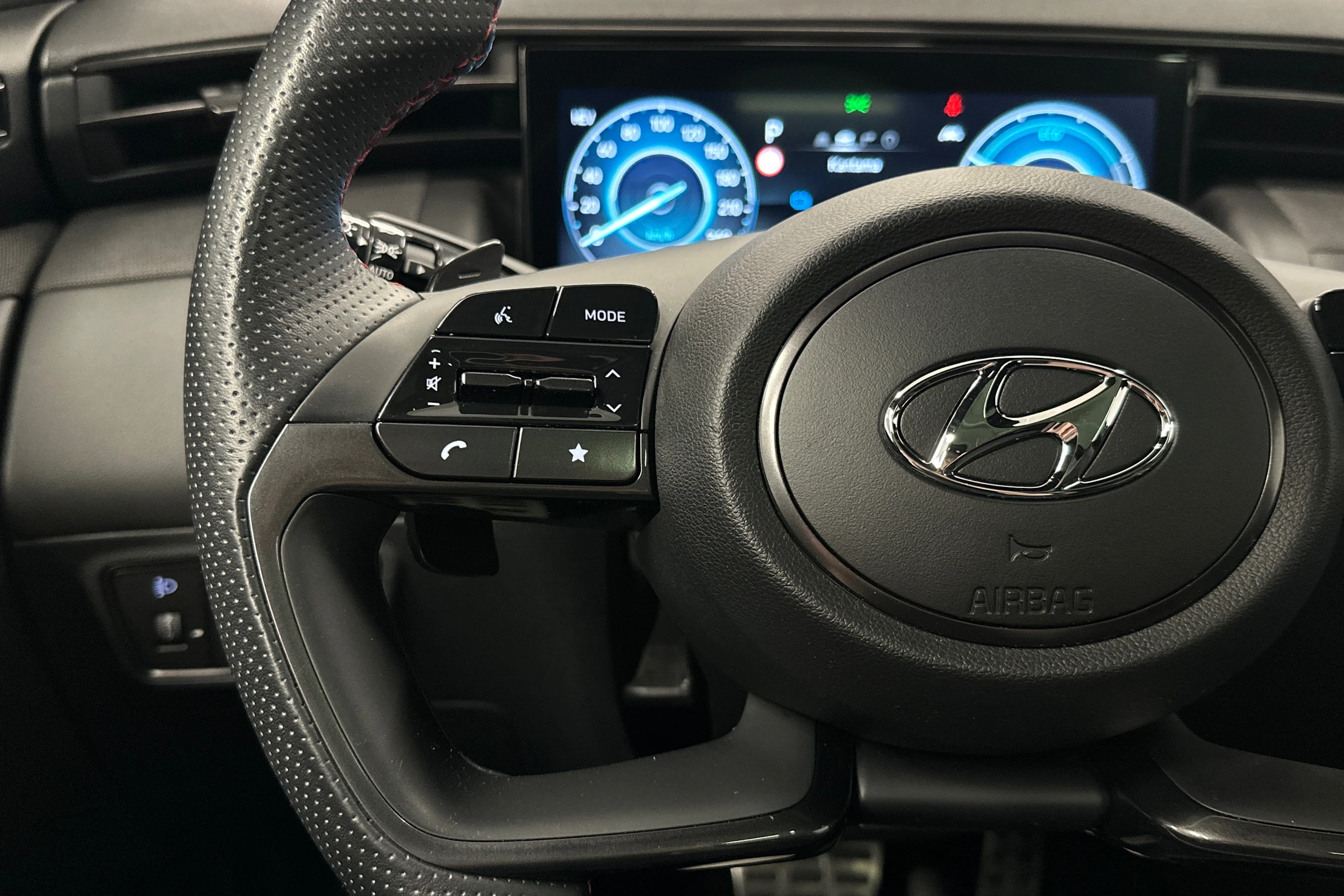 musta Hyundai Tucson 2022 kuva 11.