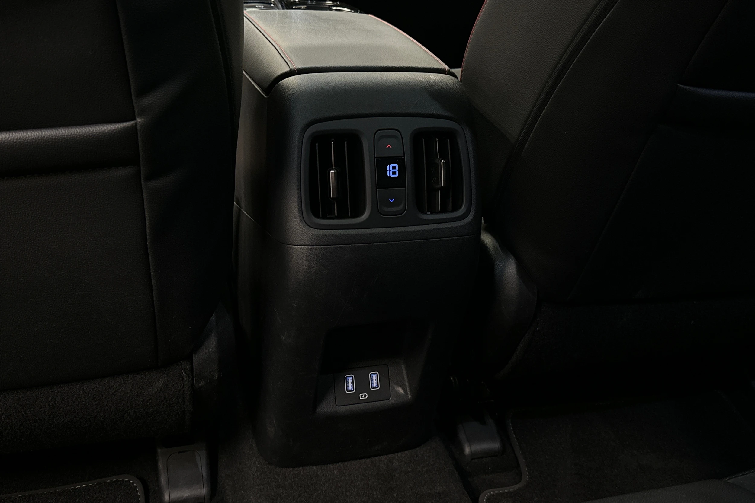 musta Hyundai Tucson 2022 kuva 38.