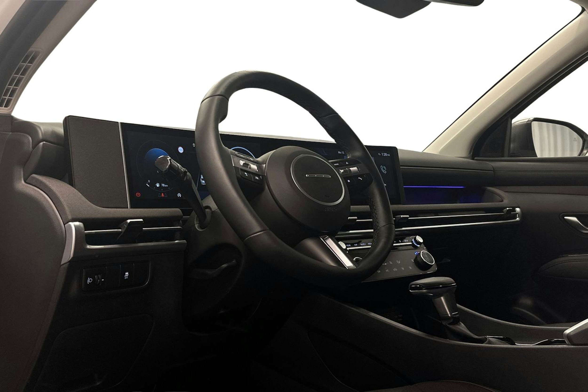 valkoinen Hyundai Tucson 2025 kuva 7.