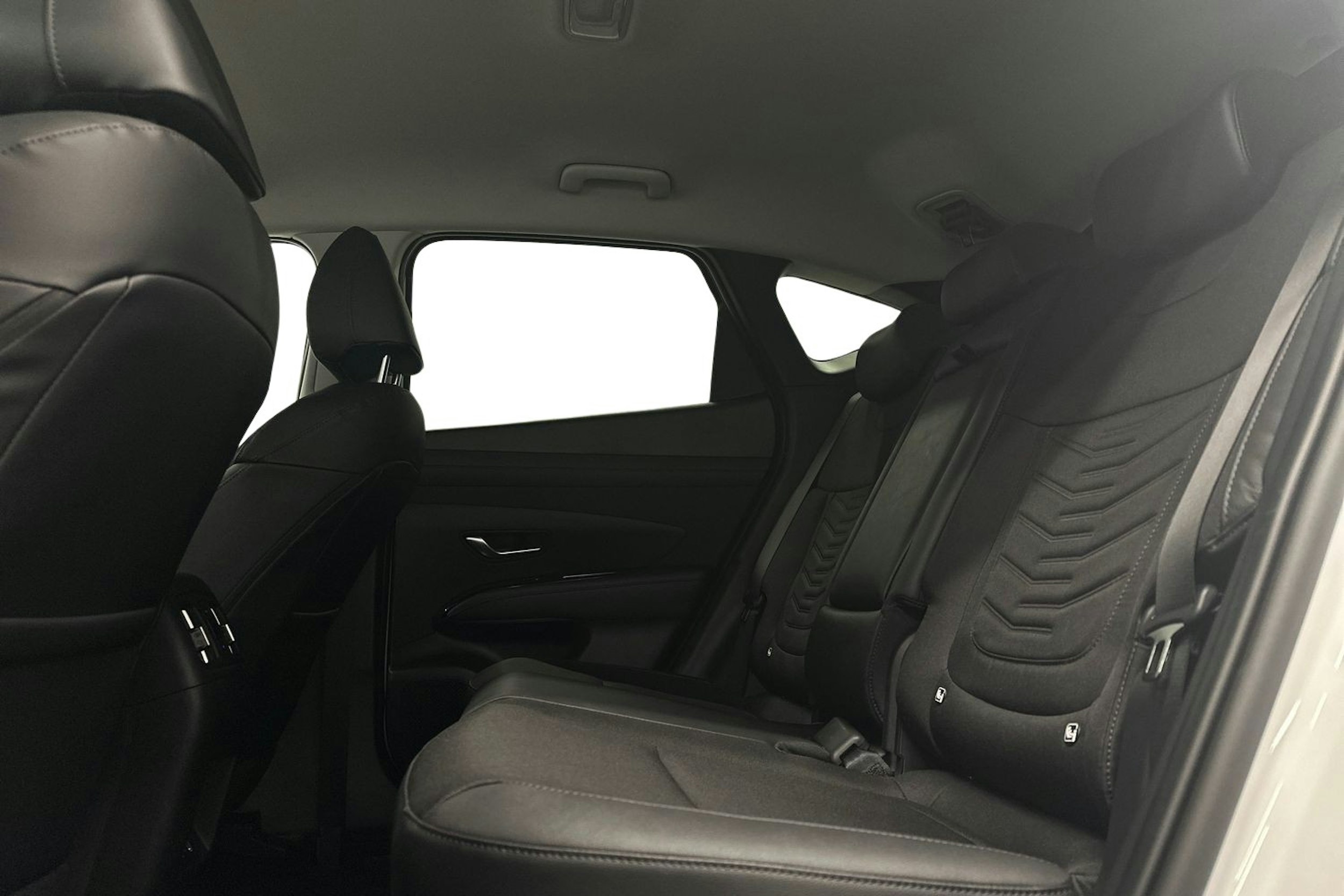 valkoinen Hyundai Tucson 2025 kuva 10.