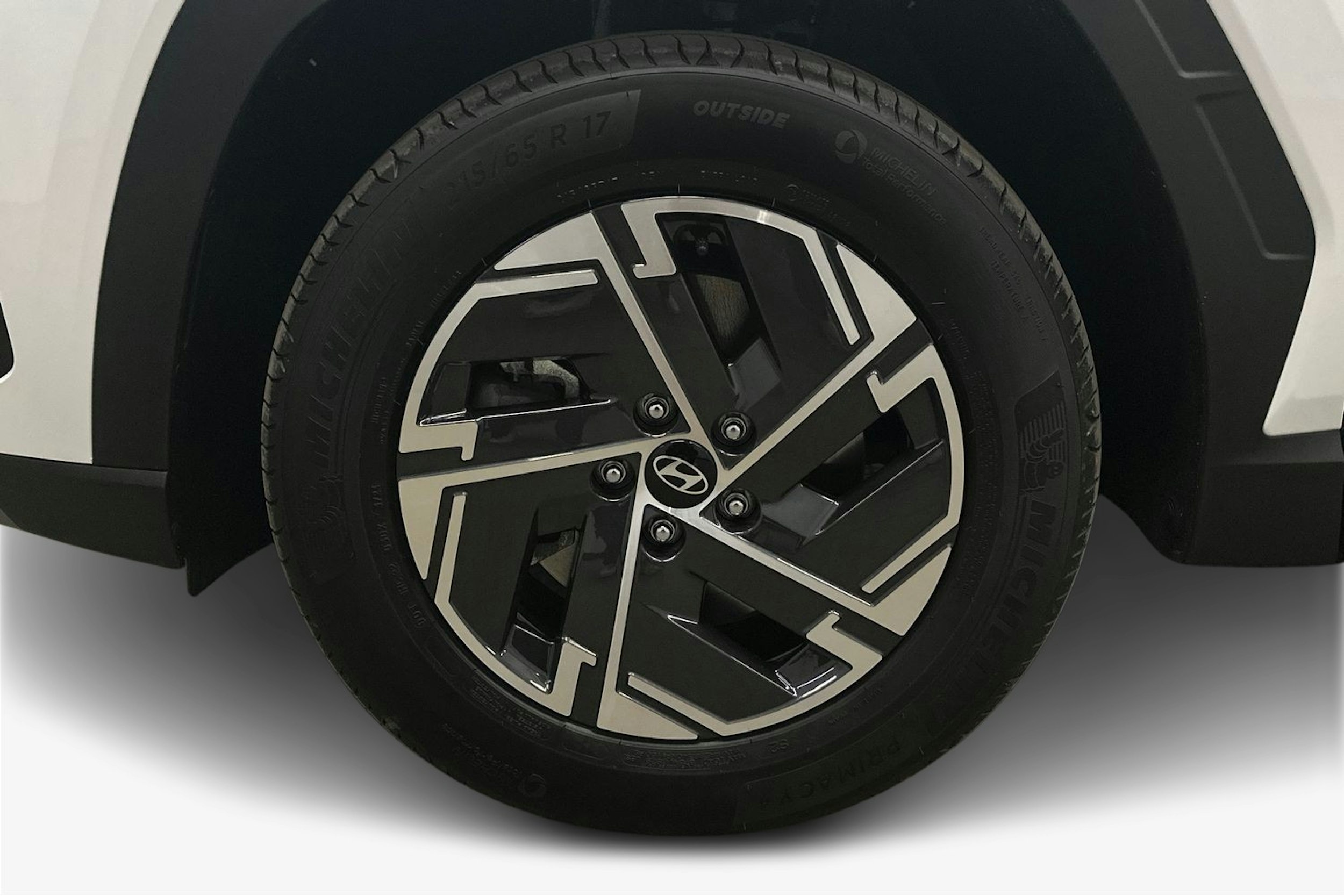 valkoinen Hyundai Tucson 2025 kuva 11.