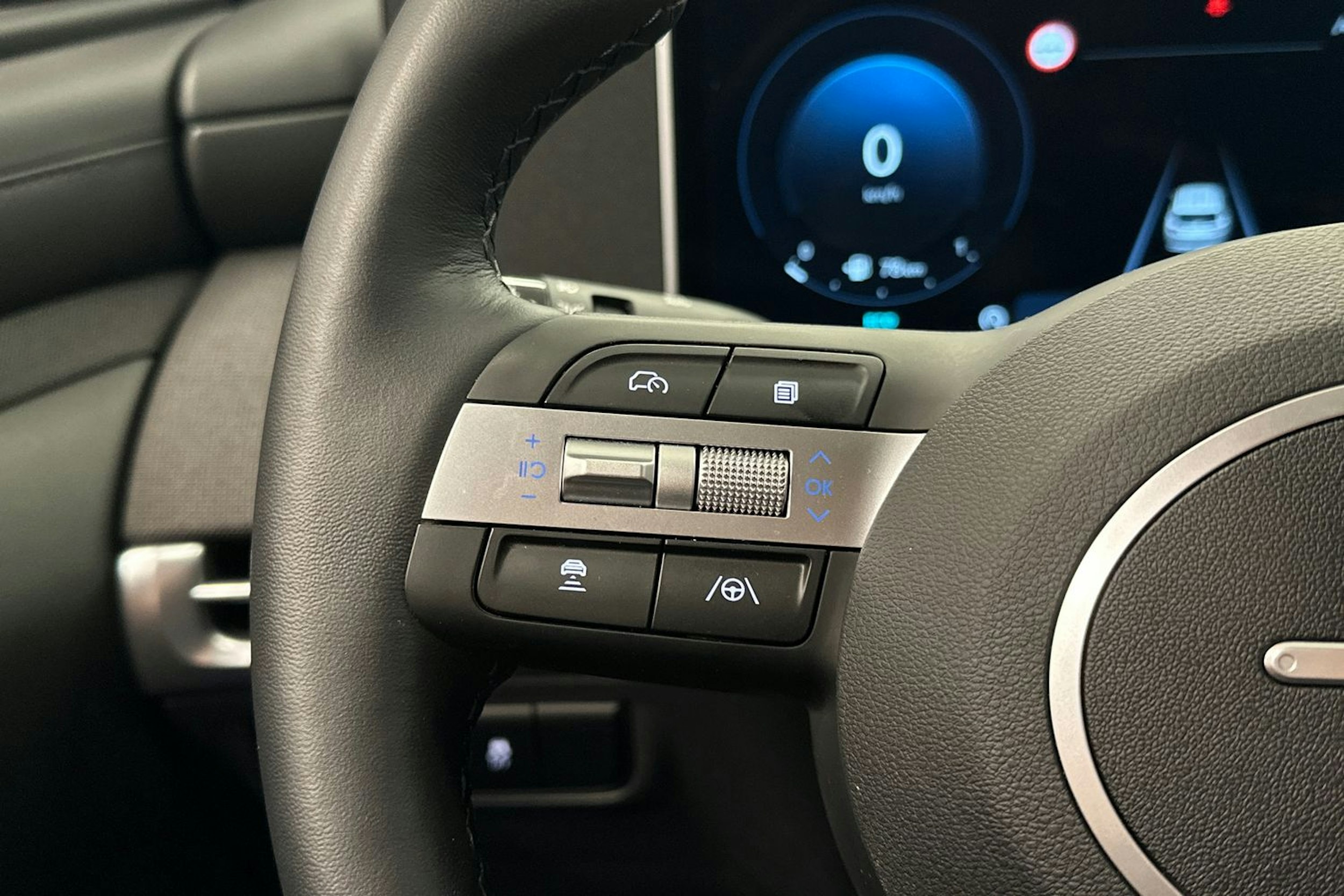valkoinen Hyundai Tucson 2025 kuva 17.