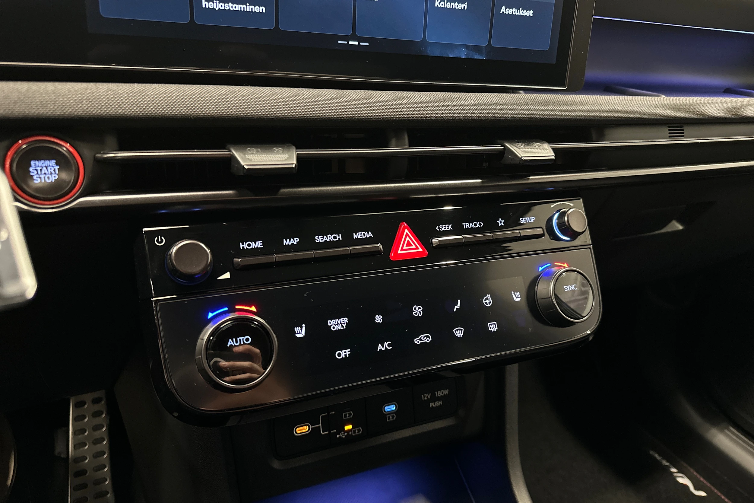 valkoinen Hyundai Tucson 2026 kuva 23.