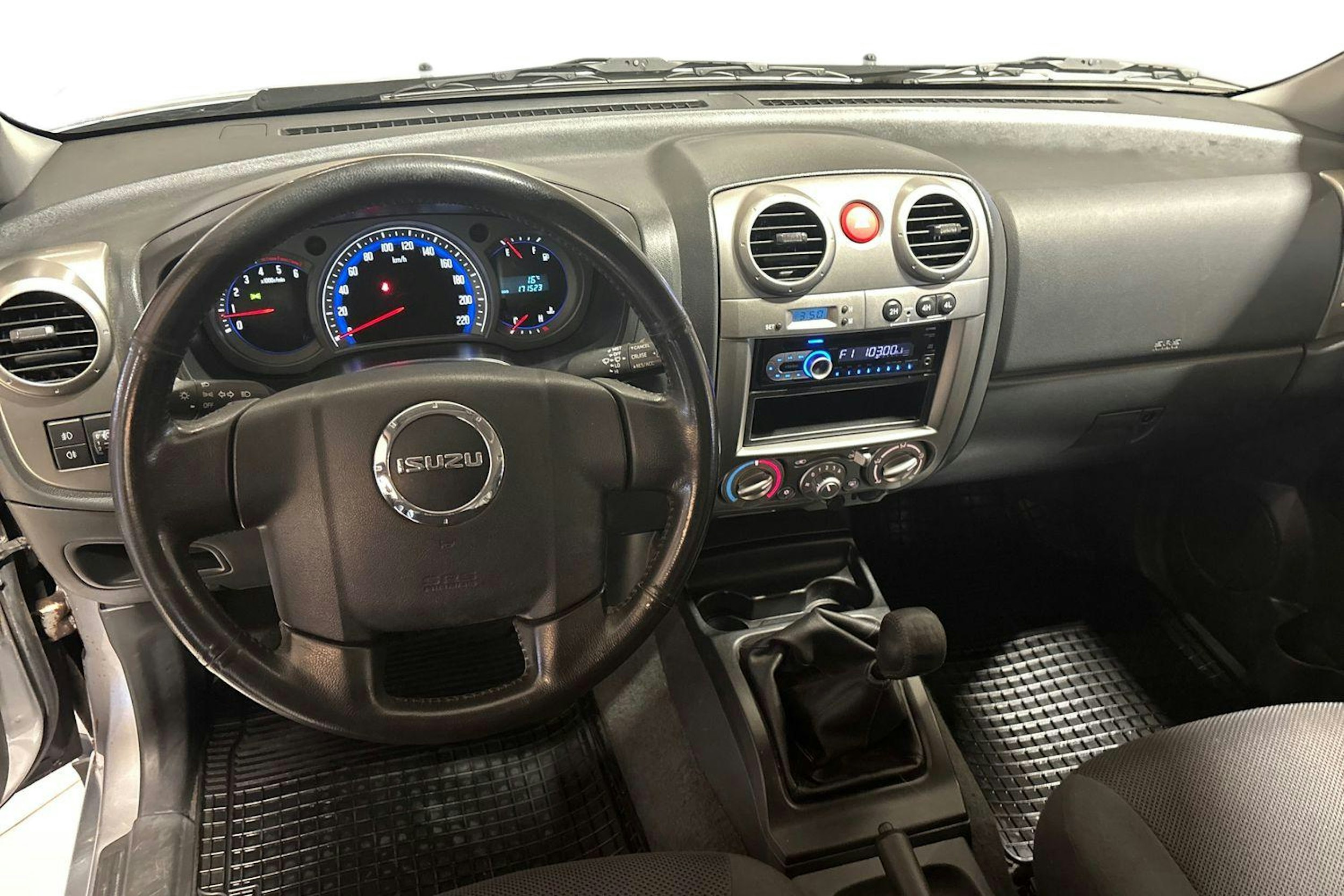 Harmaa Isuzu D-Max 2011 kuva 9.